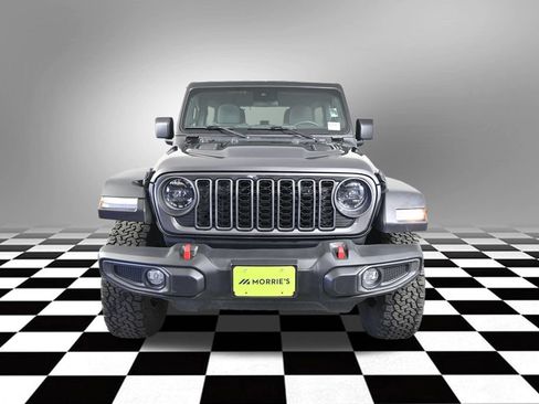 Used 2024 Jeep Wrangler Unlimited Rubicon w/ Dual Top Group AWD/4WD image 12