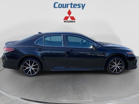 Used 2022 Toyota Camry SE w/ Cold Weather Package AWD/4WD image 6