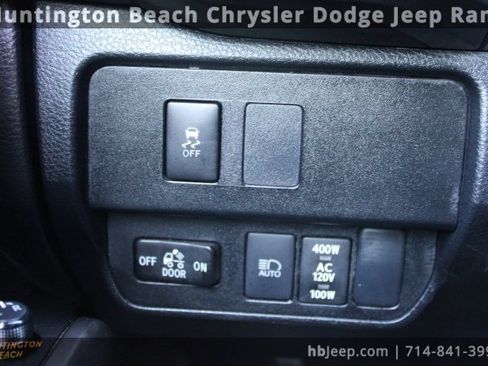 Used 2023 Toyota Tacoma TRD Off-Road image 17