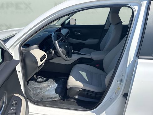 Used 2023 Honda HR-V LX image 9