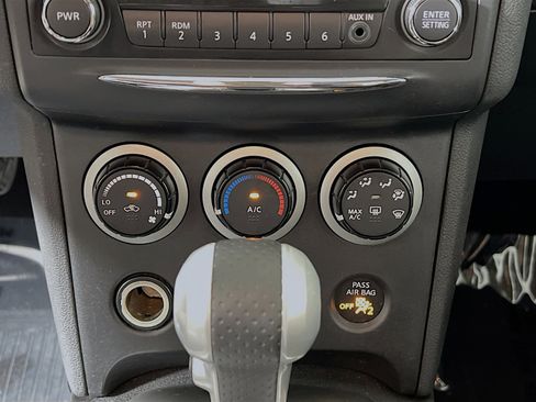 Used 2014 Nissan Rogue S w/ Convenience Package FWD image 26