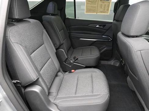 Used 2025 Chevrolet Traverse LT w/ Driver Confidence Package FWD image 30