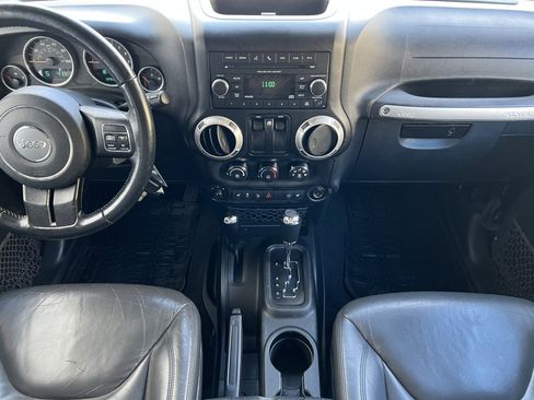 Used 2016 Jeep Wrangler Rubicon w/ Power Convenience Group AWD/4WD image 29