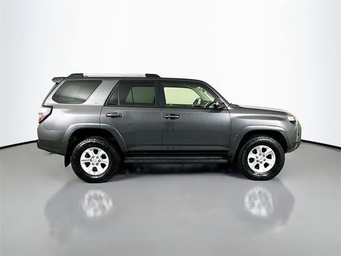 Used 2019 Toyota 4Runner SR5 Premium image 8