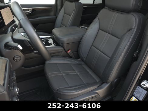 Used 2025 Chevrolet Tahoe High Country image 10