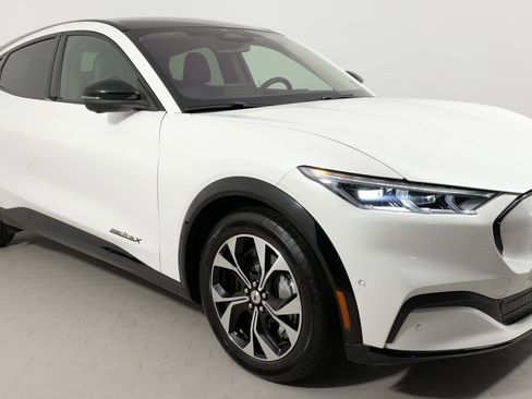 Used 2022 Ford Mustang Mach-E Premium image 7