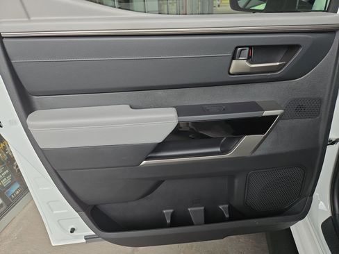 Used 2024 Toyota Tundra Limited image 21