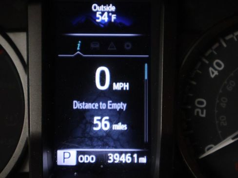 Used 2022 Toyota Tacoma TRD Sport w/ Technology Package image 19