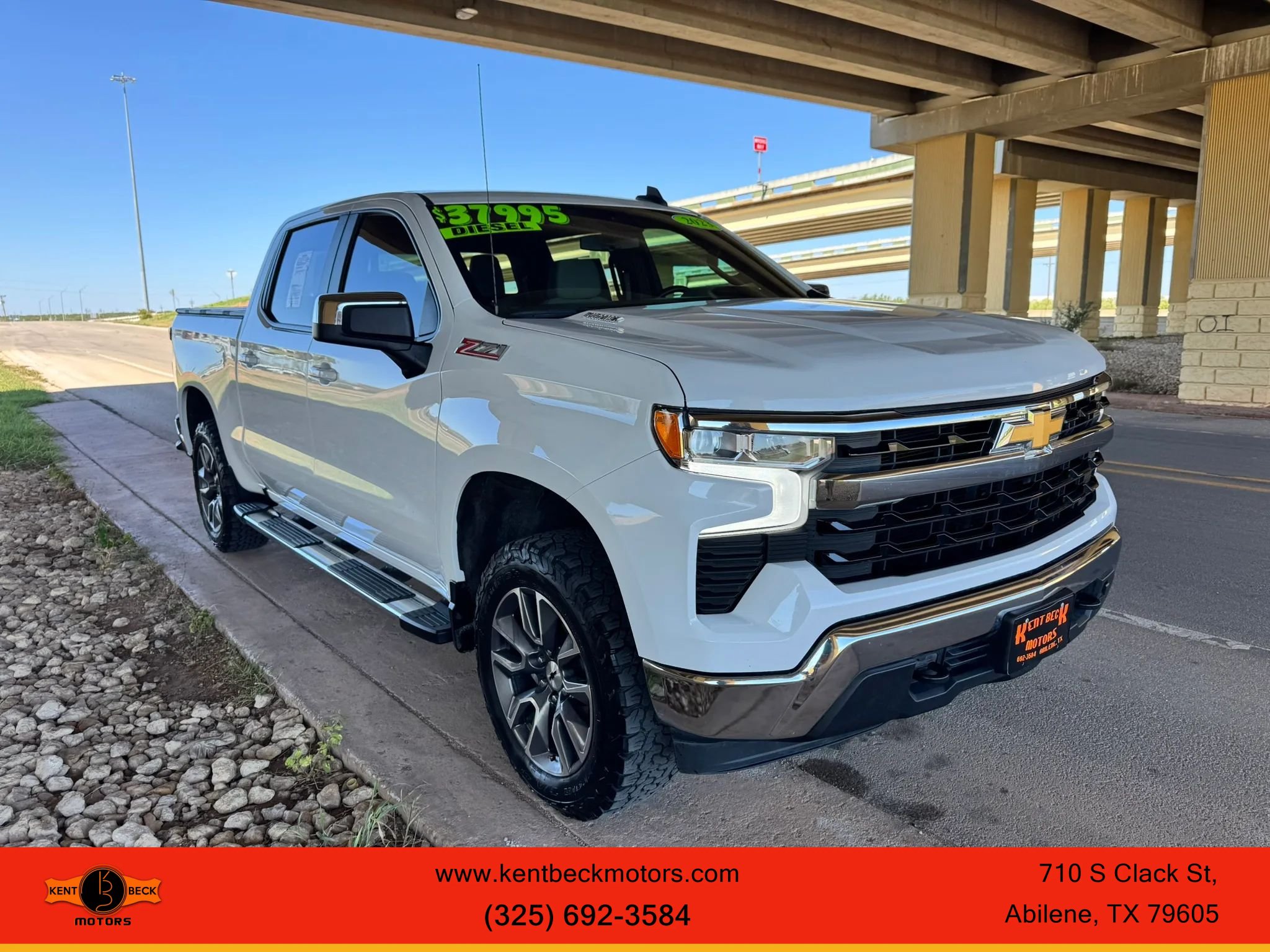 Used 2023 Chevrolet Silverado 1500 LT w/ Z71 Off-Road Package AWD/4WD image 1