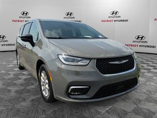 Used 2025 Chrysler Pacifica Select FWD 360° Tour