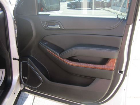 Used 2020 Chevrolet Suburban Premier AWD/4WD image 10