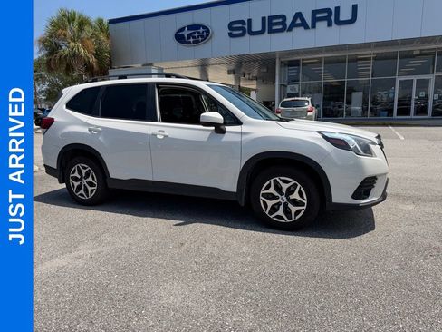 Used 2023 Subaru Forester Premium AWD/4WD image 1
