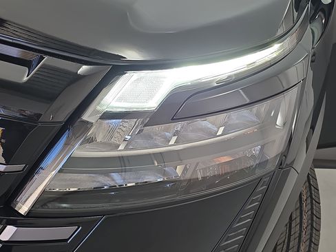 New 2026 Nissan Pathfinder SV image 32