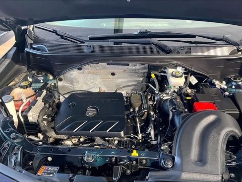 Used 2020 Buick Encore GX Essence w/ Experience Buick Package image 31