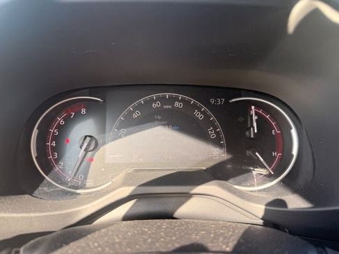 Used 2025 Toyota RAV4 LE AWD/4WD image 3