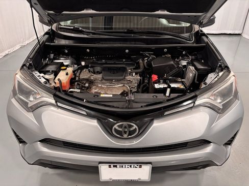 Used 2018 Toyota RAV4 LE image 28