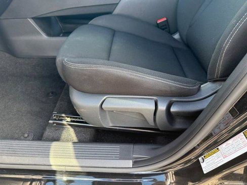 Used 2023 Nissan Rogue S image 22