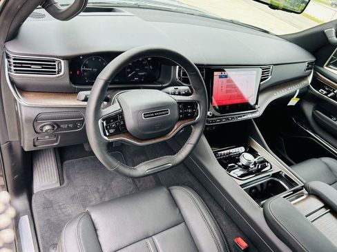 New 2024 Jeep Grand Wagoneer L 4WD w/ Convenience Group III image 19