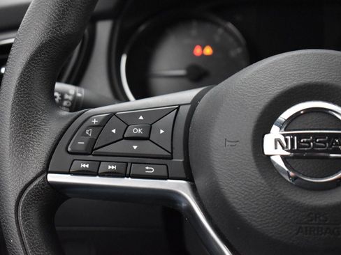 Used 2022 Nissan Rogue Sport S FWD image 17