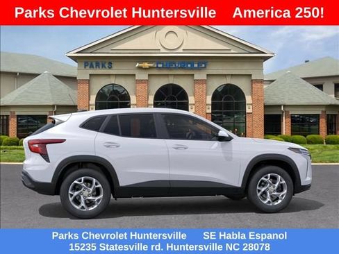 New 2026 Chevrolet Trax LS w/ LS Convenience Package FWD image 6