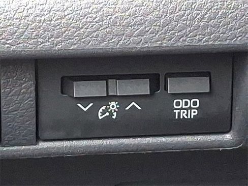 Used 2023 Toyota Sienna XLE image 25