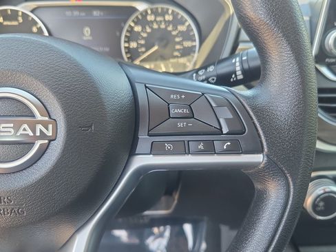 Used 2024 Nissan Altima 2.5 SV FWD image 17