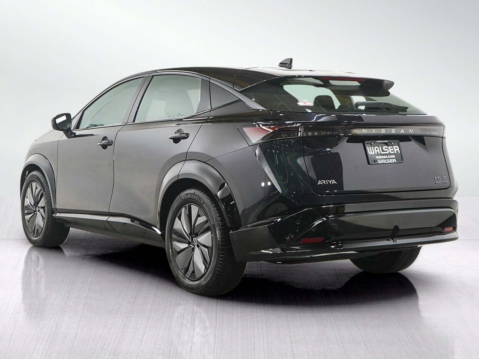 Used 2024 Nissan Ariya AWD image 4