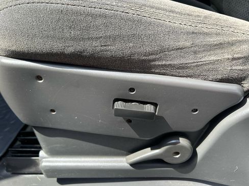 Used 2005 Chevrolet Silverado 2500 LS w/ Heavy-Duty Power Package image 10