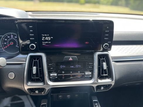 Used 2022 Kia Sorento S FWD image 12