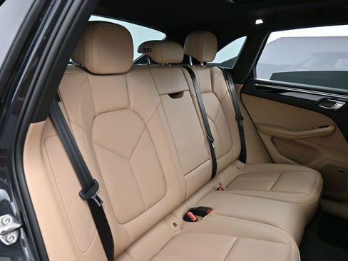 New 2026 Porsche Macan image 25