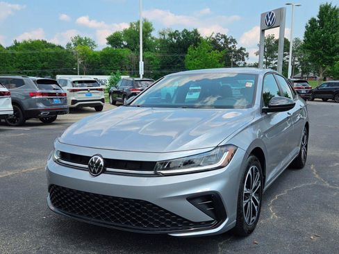 Used 2025 Volkswagen Jetta Sport FWD image 9
