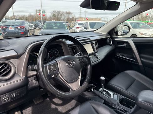 Used 2018 Toyota RAV4 Limited w/ Advanced Technology Package image 12