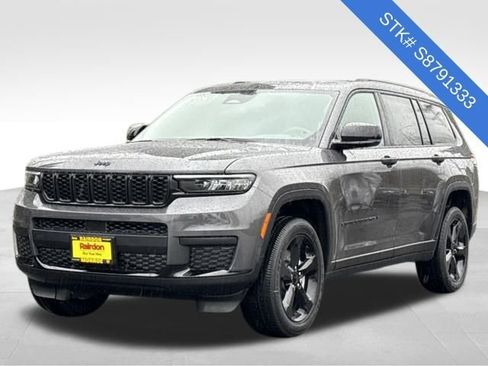 New 2025 Jeep Grand Cherokee L Altitude image 4