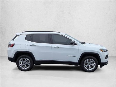 New 2026 Jeep Compass Latitude image 4