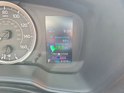 Used 2022 Toyota Corolla LE FWD image 25