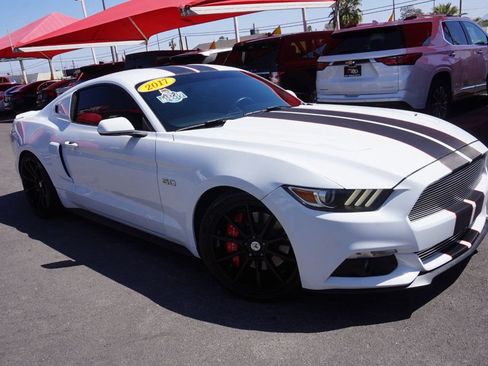 Used 2017 Ford Mustang GT RWD image 2