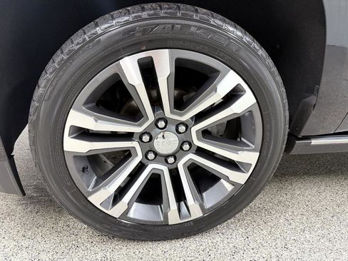 Used 2019 GMC Yukon XL Denali w/ Denali Ultimate Package image 35