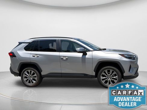 Used 2022 Toyota RAV4 XLE Premium FWD image 7