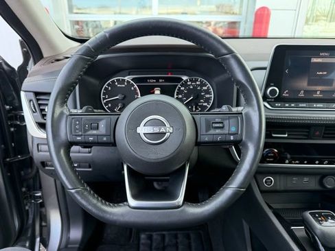 Used 2023 Nissan Rogue SV w/ SV Premium B Package image 17