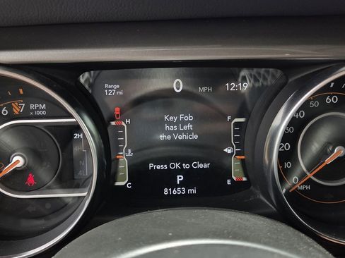 Used 2023 Jeep Gladiator Overland AWD/4WD image 31