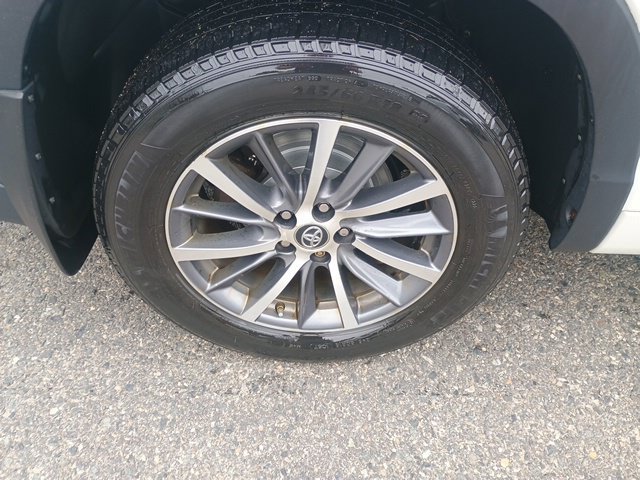 Used 2017 Toyota Highlander XLE AWD/4WD image 11