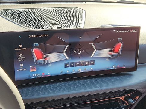 Used 2026 BMW 330i xDrive Sedan w/ Convenience Package image 15