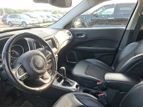 Used 2017 Jeep Compass Latitude w/ Popular Equipment Group AWD/4WD image 10