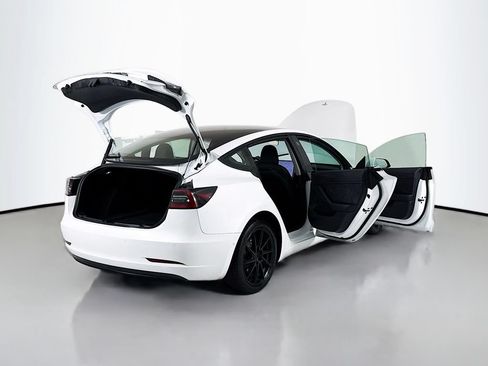 Used 2022 Tesla Model 3 Long Range AWD/4WD image 28