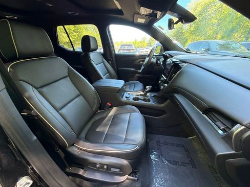 Used 2023 Chevrolet Traverse Premier w/ LPO, Floor Liner Package AWD/4WD image 9