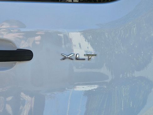 Used 2023 Ford Transit 350 XLT image 30