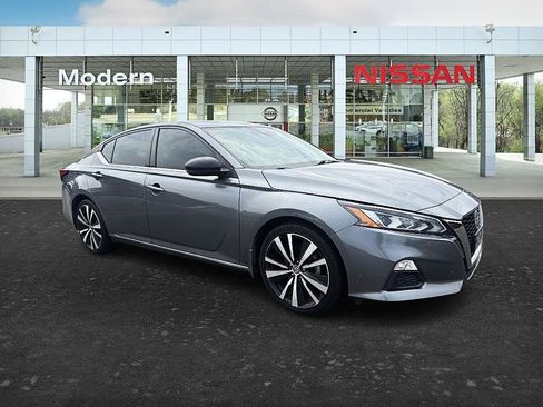 Used 2021 Nissan Altima 2.5 SR w/ SR Premium Package FWD image 7