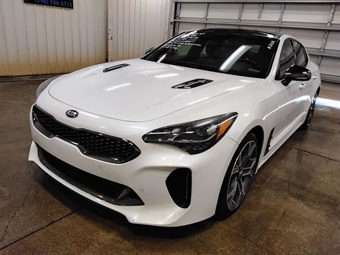 Used 2018 Kia Stinger GT1 RWD image 4