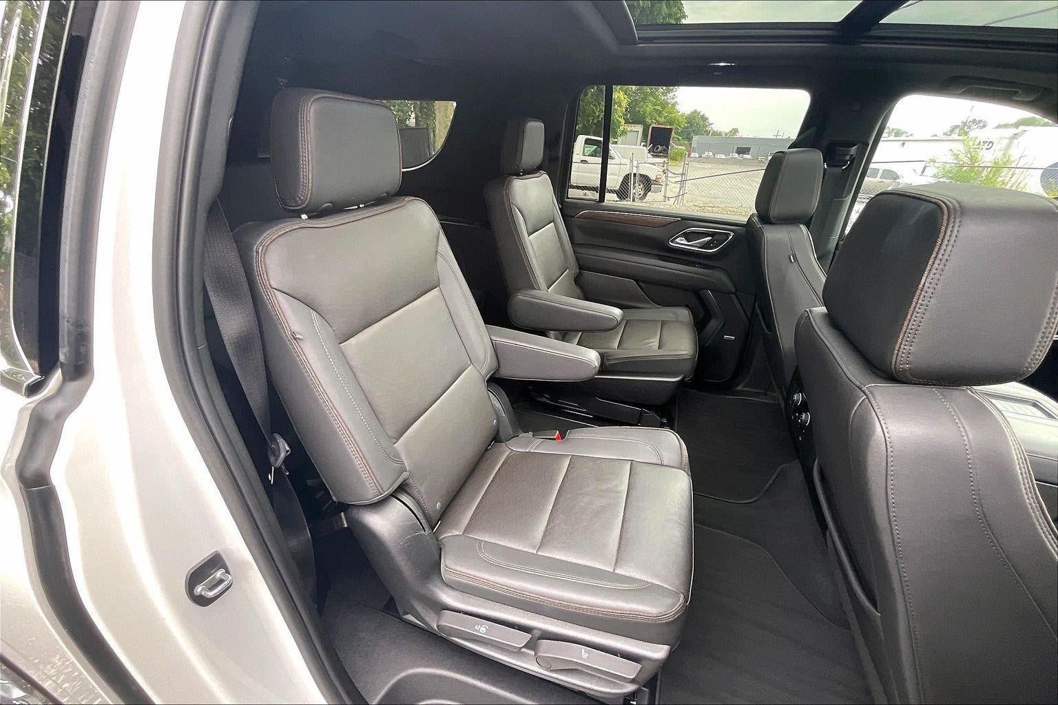 Used 2023 Chevrolet Suburban High Country w/ Premium Package AWD/4WD image 22