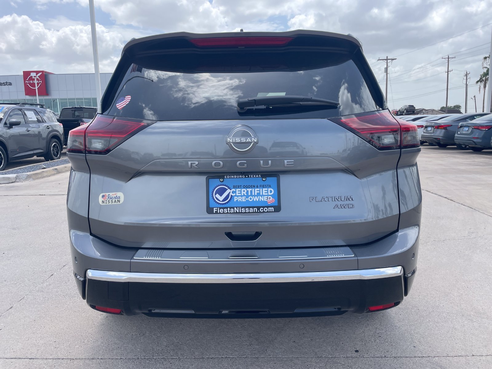Used 2026 Nissan Rogue Platinum w/ Platinum Premium Package AWD/4WD image 4